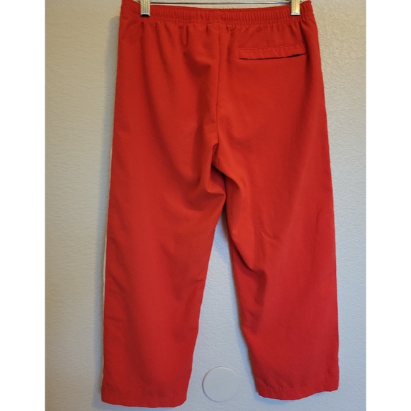 VNT Women's Nike red with side striped cropped pant - Picture 3 of 7